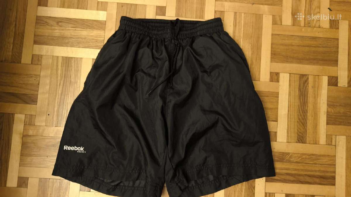 Reebok maudimosi sortai berniukui