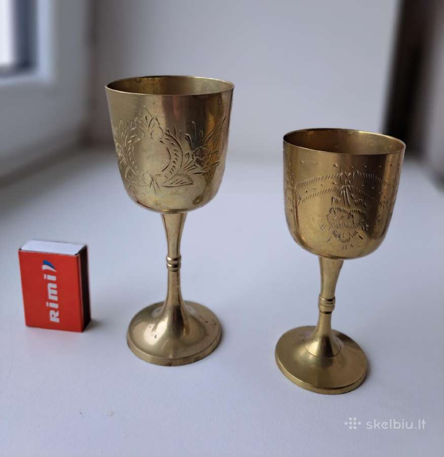 Vintažinės žalvarinės taurės.