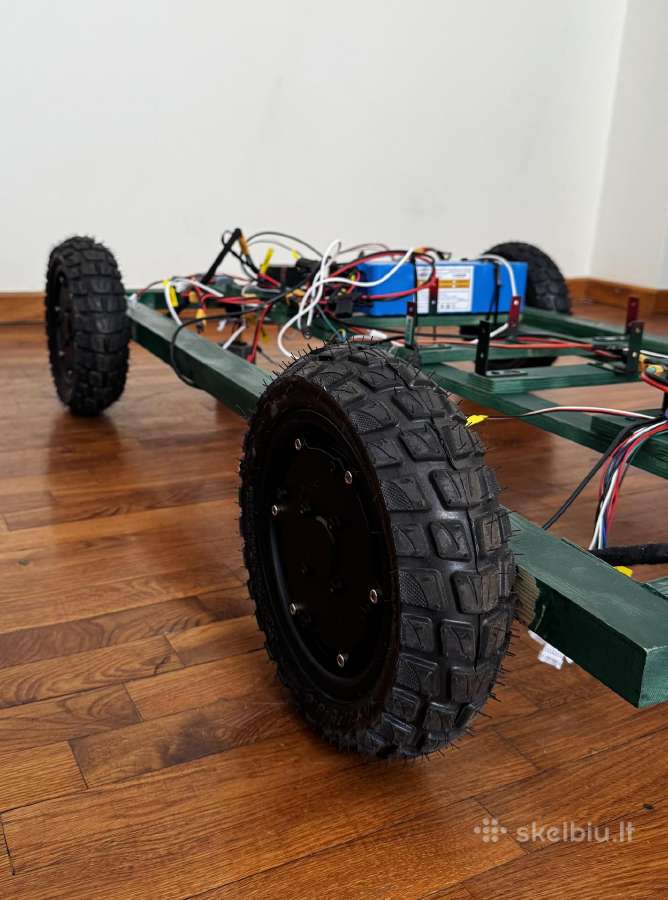 4x4 Ugv antžeminės robotikos prototipas + Cad