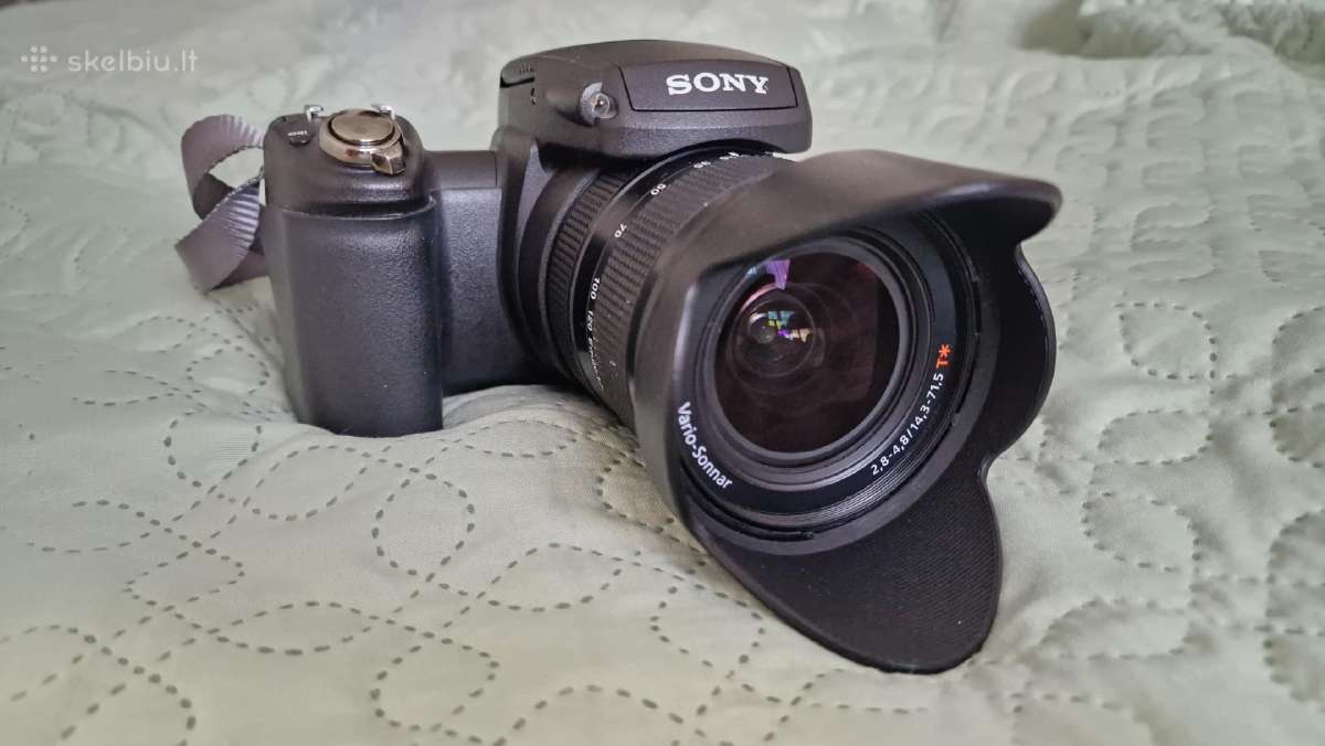 Sony R1 Aps-c 24-120mm f2,8-48