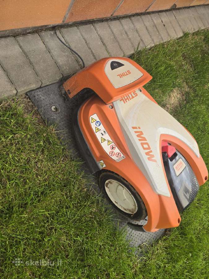 Vejos robotas Stihl 422 imow