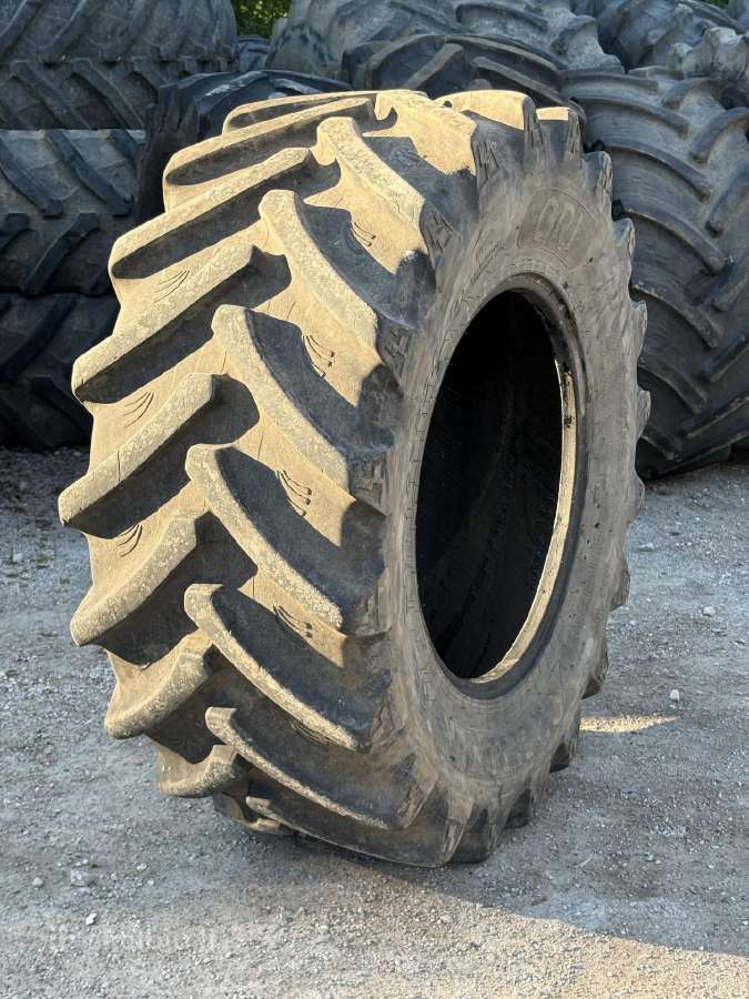 540/65r28 Gri padanga