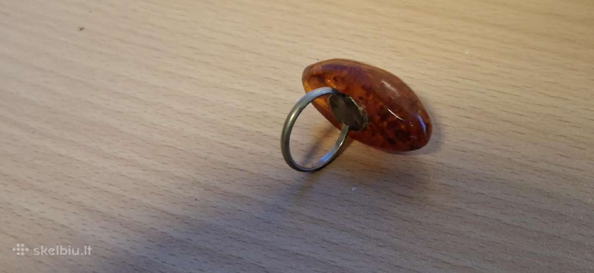 Žiedas su dideliu Baltijos gintaru - nuotraukos Nr. 6