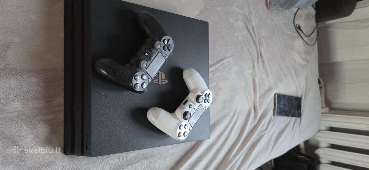 Parduodu Playstation 4 Pro