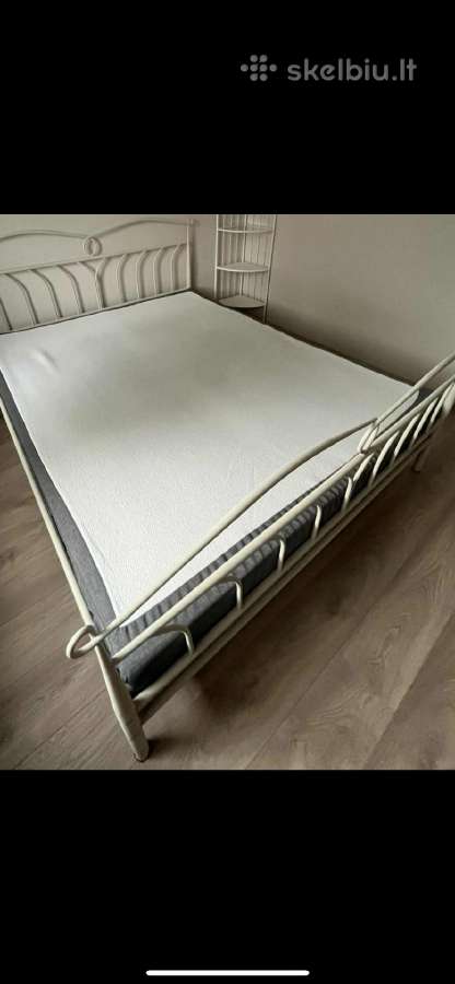 Ikea lova su ciuziniu