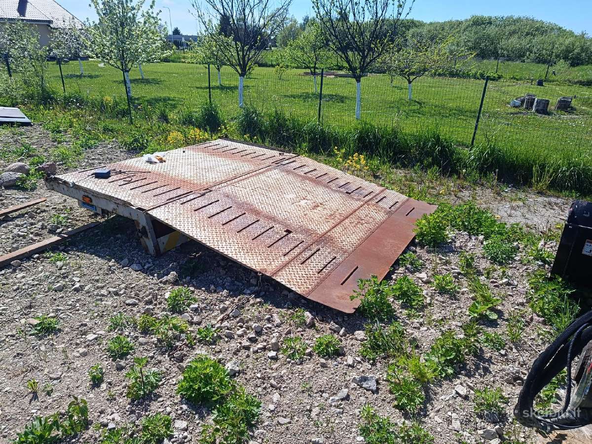 Patduodu sunkvezimio platforma