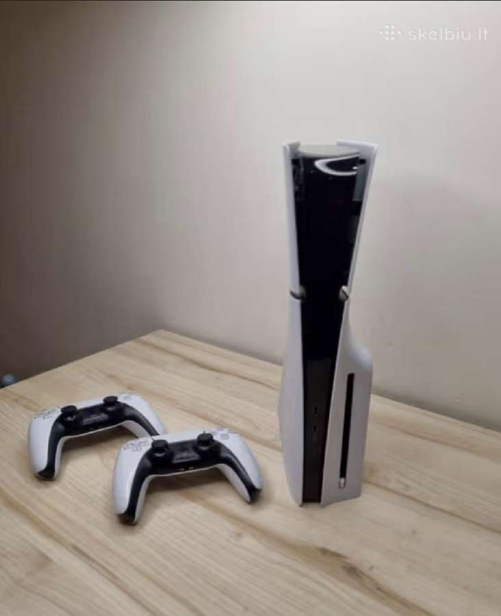 Playstation 5 slim + 2 pulteliai