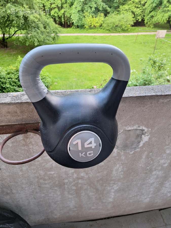 Спорт , гиря.