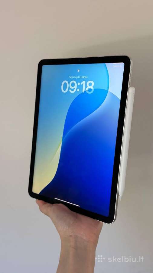 iPad Air 5th Generation (64gb) + Stylus + Case –E