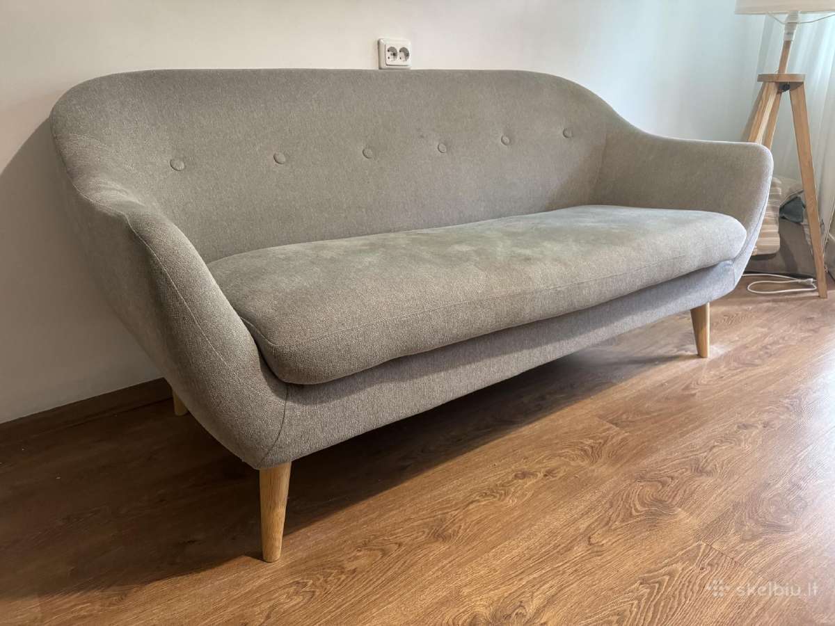 Pilka sofa