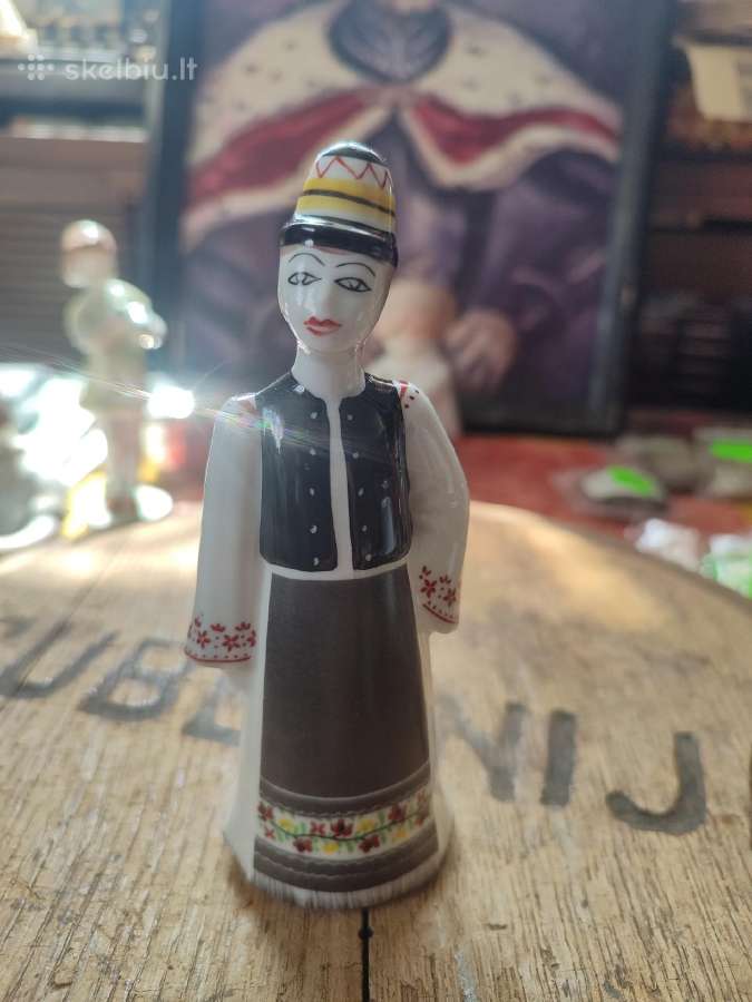 Porceliano statulėlė