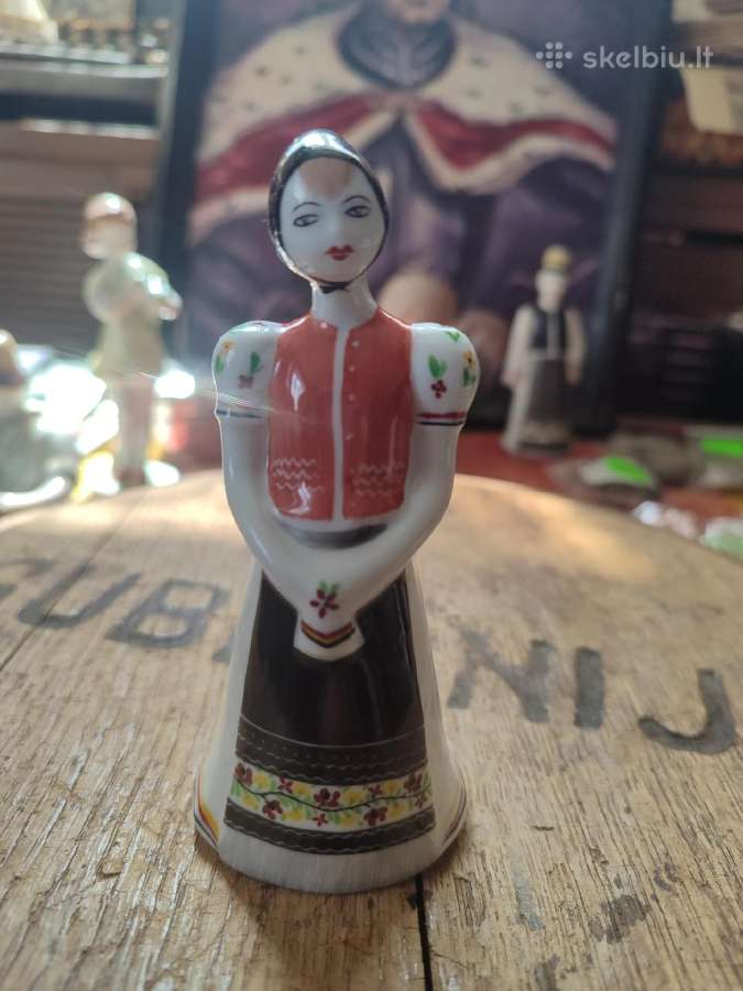 Porceliano statulėlė