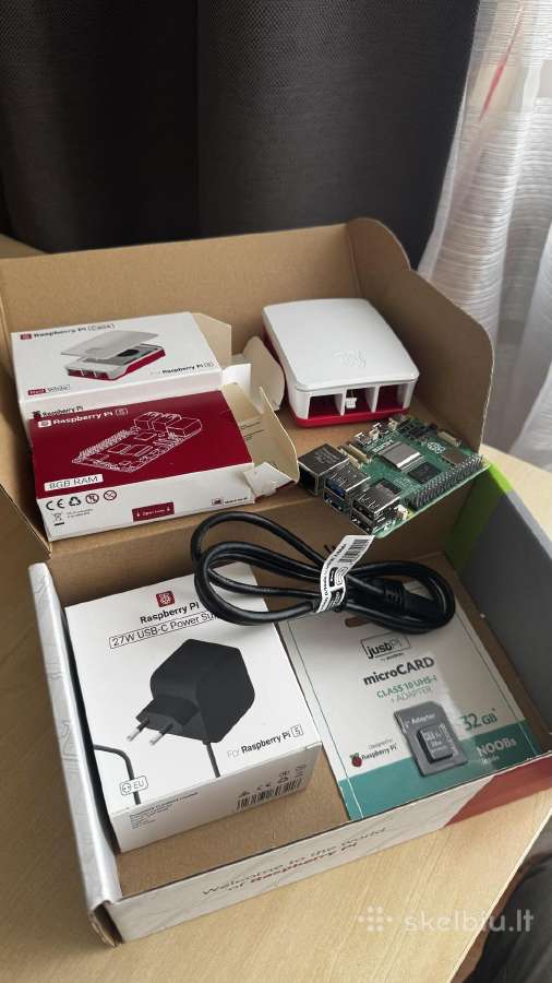 Raspberry Pi 5 starter kit + 15.6" monitorius