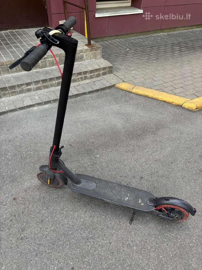 Parduodamas Xiaomi Pro elektrinis paspirtukas
