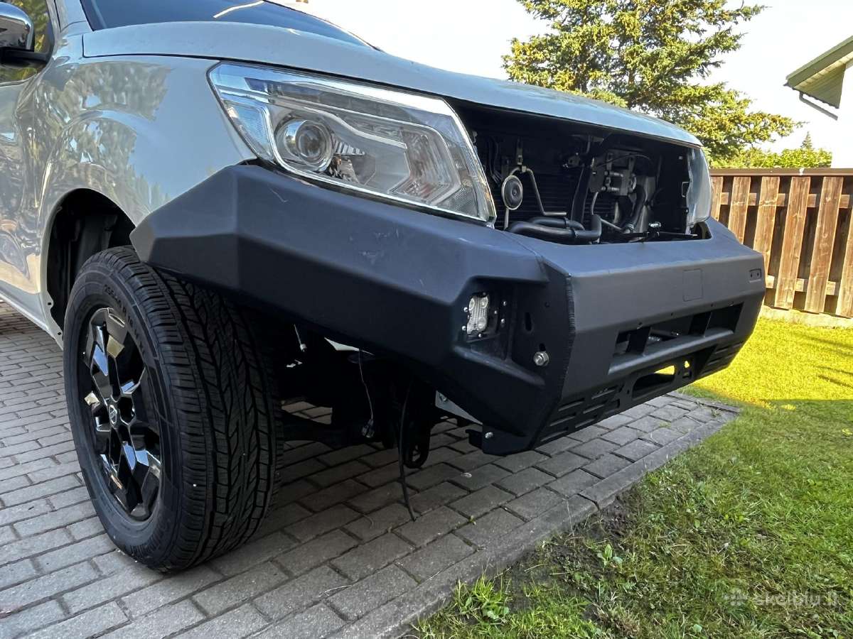 Navara D23 Rival