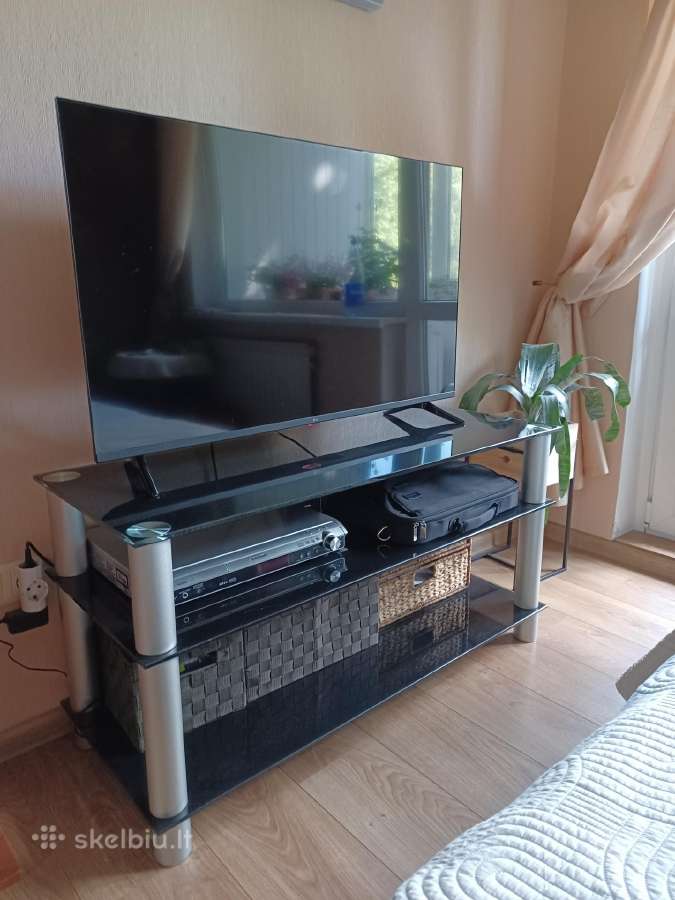 Dovanoju TV staliuką