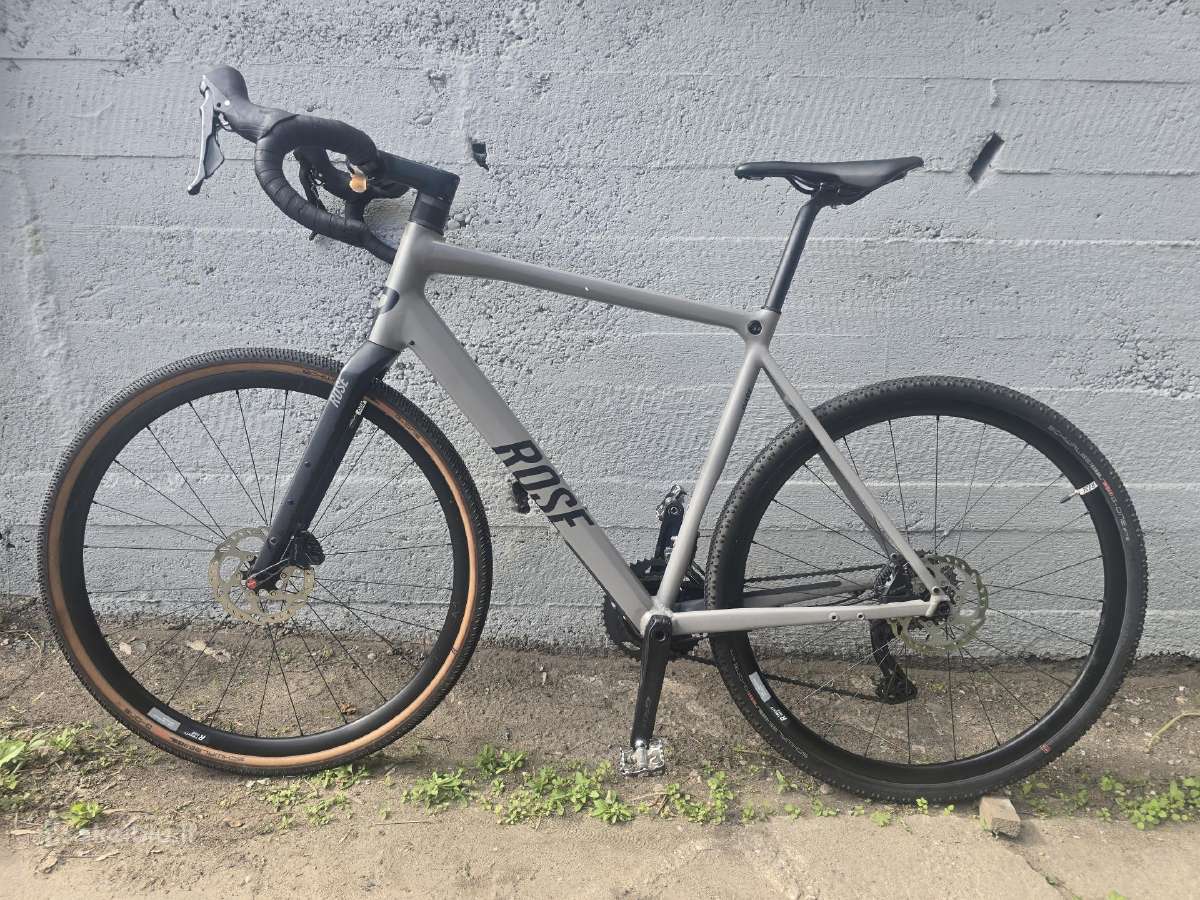 Rose backroud AL grx810
