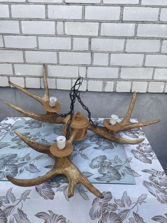 Šviestuvas iš briedžio ragų