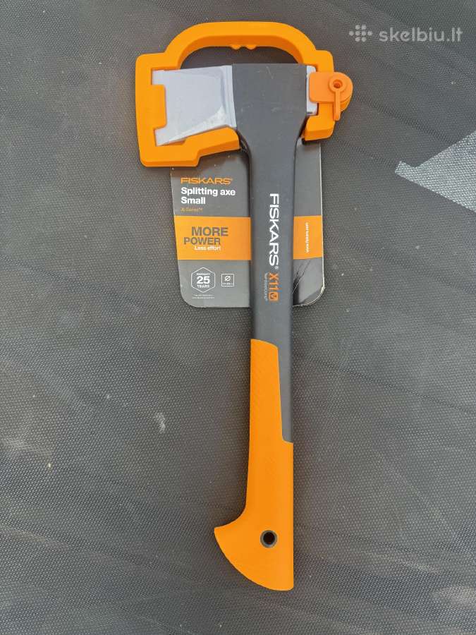 Kirvis Fiskars X11
