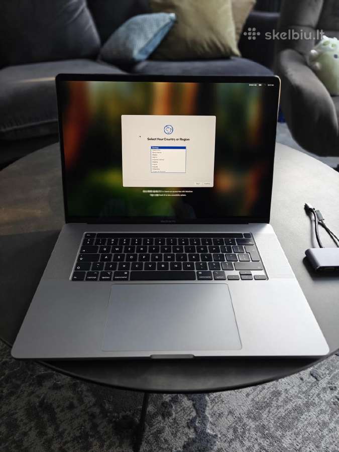 MacBook Pro 16" 2019 / i9 / 2.4ghz / 32gb / 512 GB