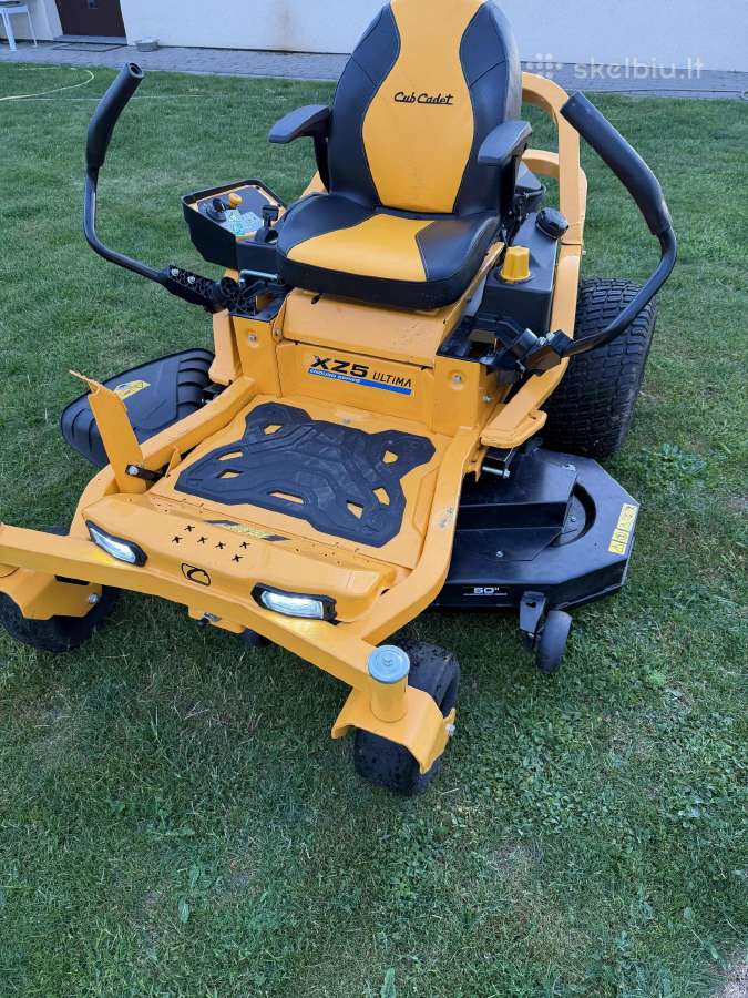 Vejos traktorius Cub Cadet Xz L127