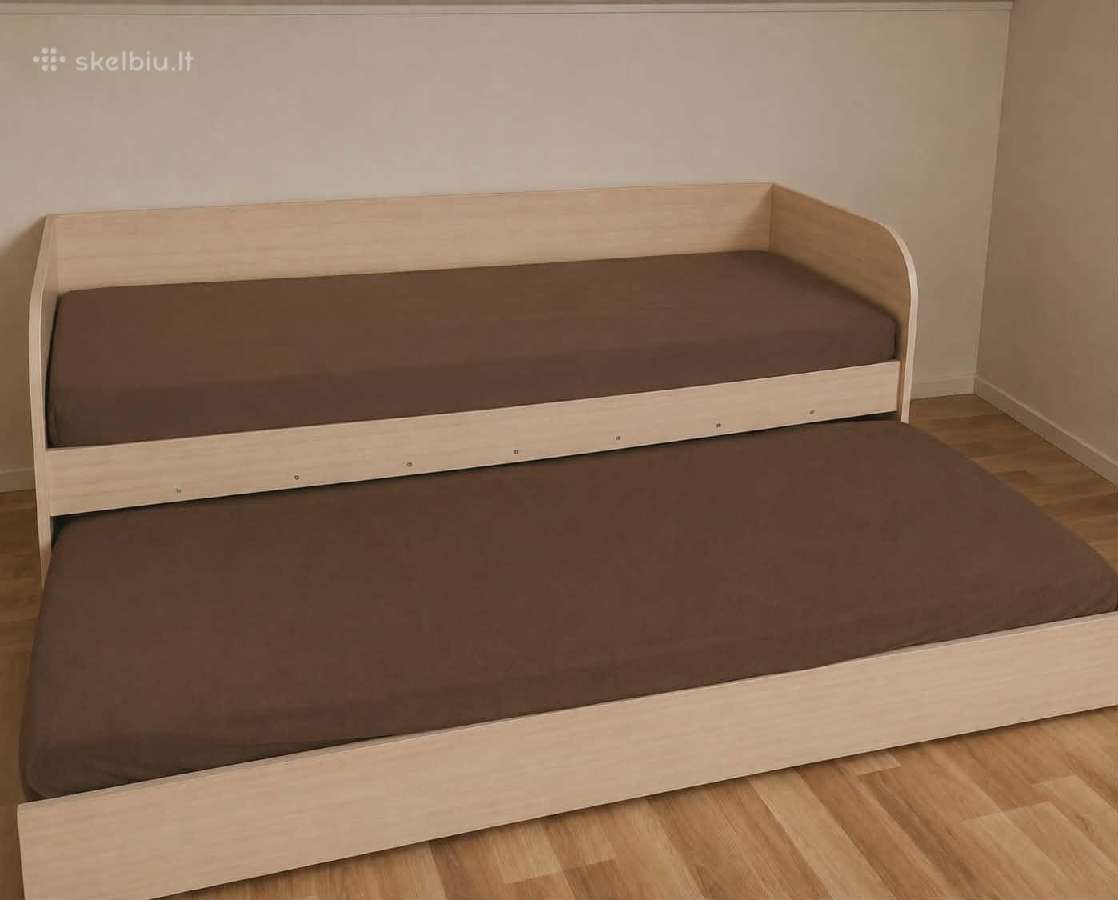 Parduodama dviaukštė lova (ištraukiama)