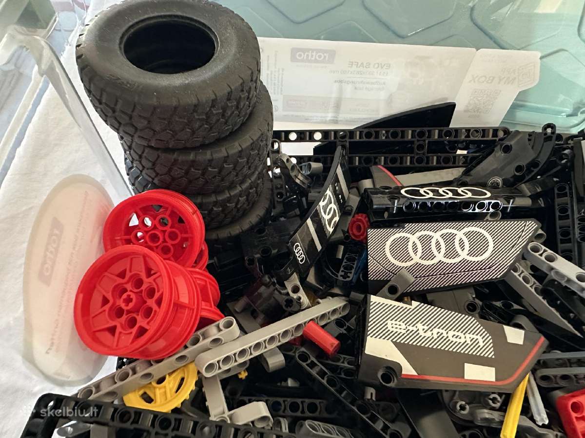 Lego technic 42160 - nuotraukos Nr. 5
