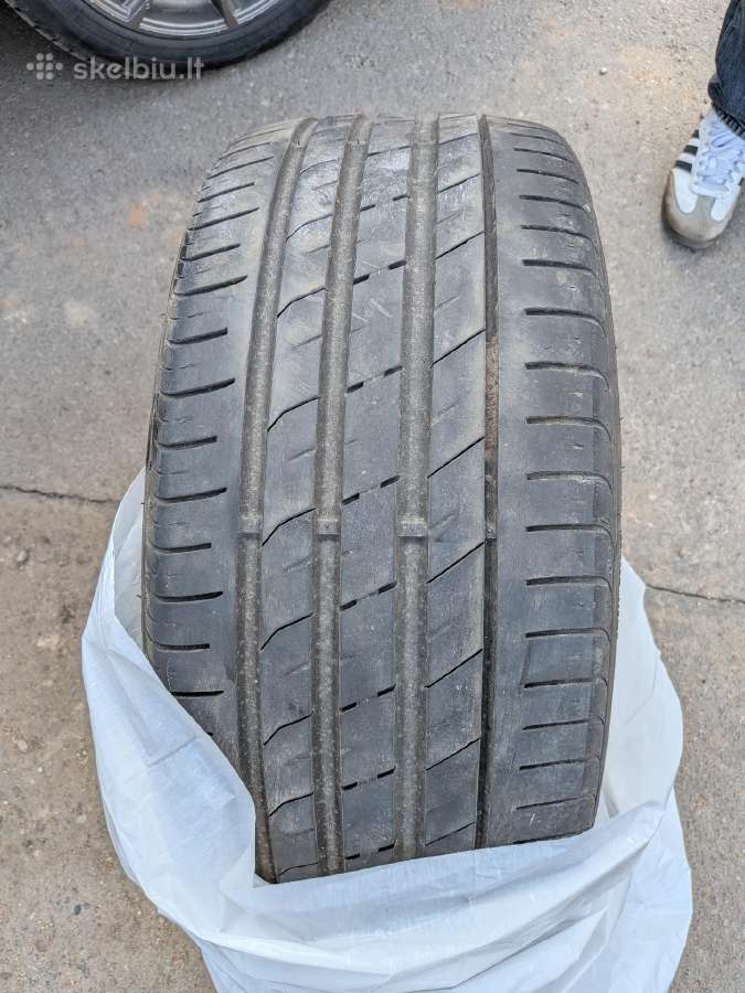 Naudotos vasarinės padangos R19 245/35 2017 m.