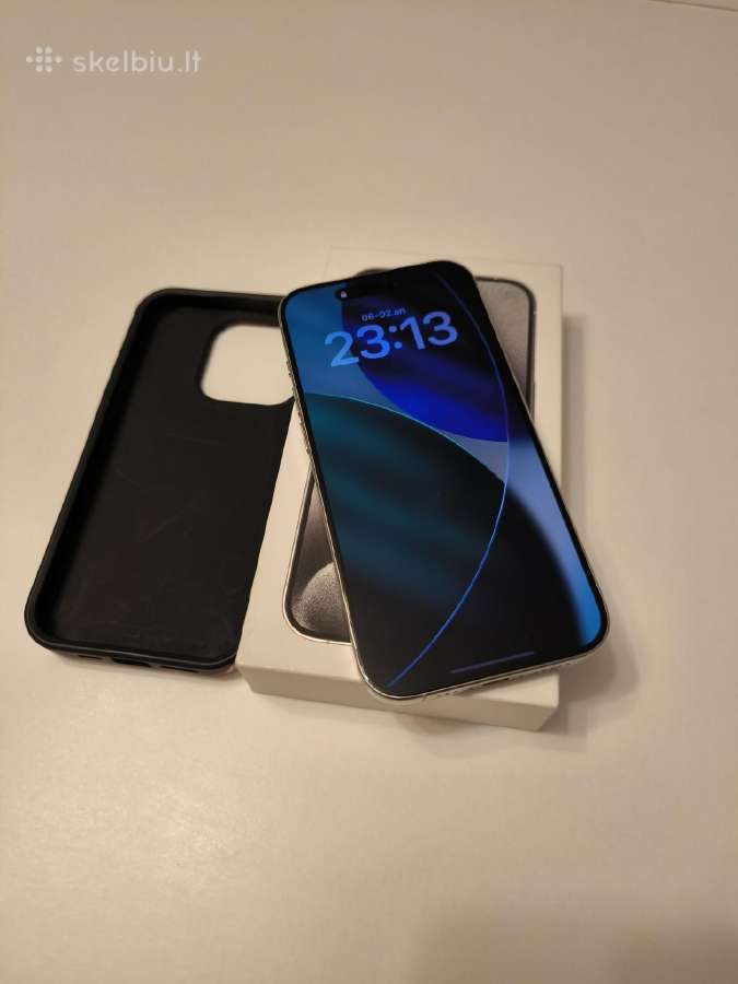 iPhone 15pro baltas
