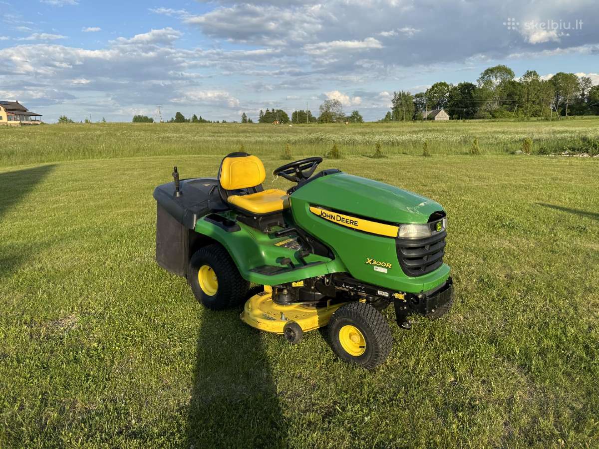 John Deere x300r