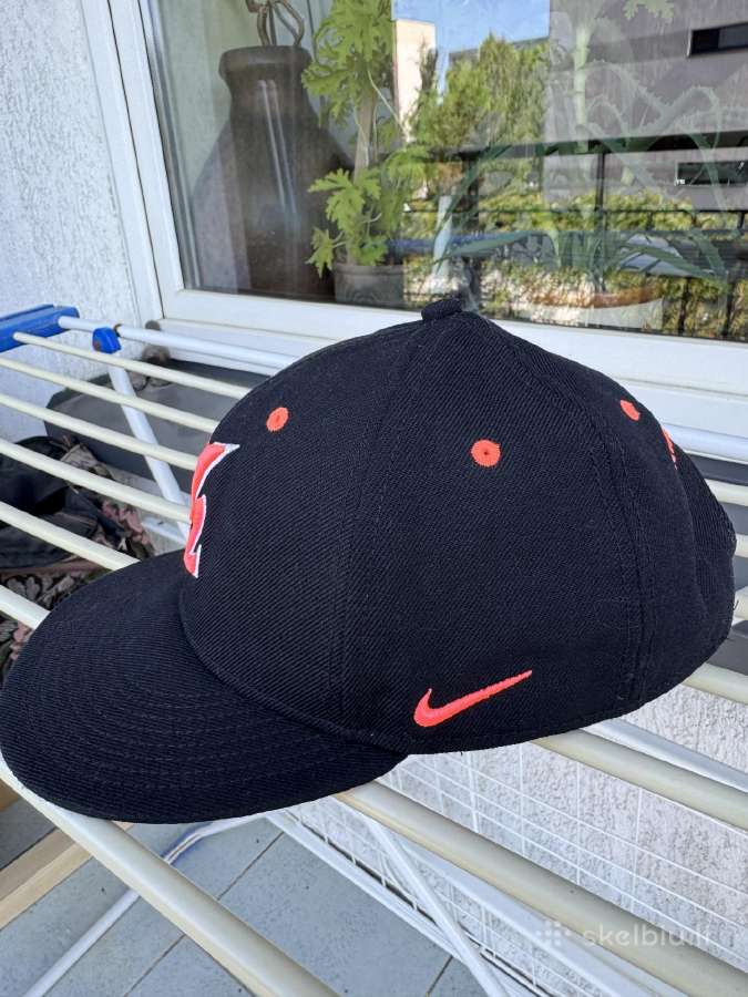 Nike originali puiki ir kita ruda kepurė