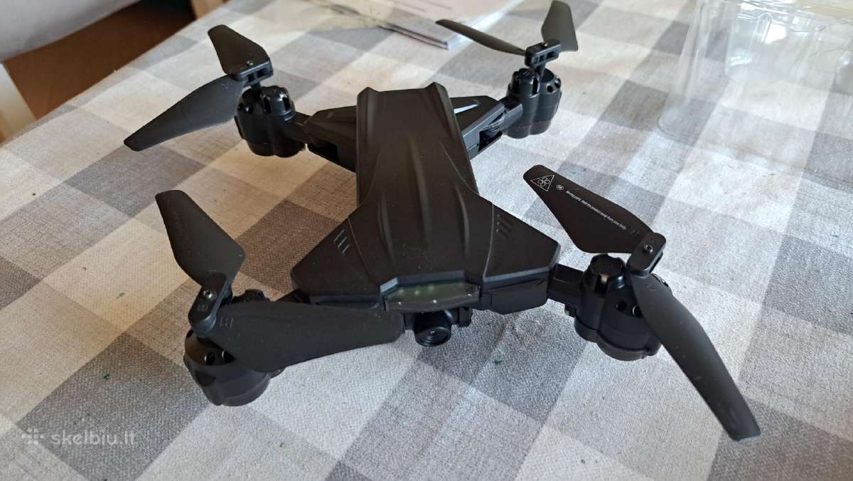 Dronas su kamera