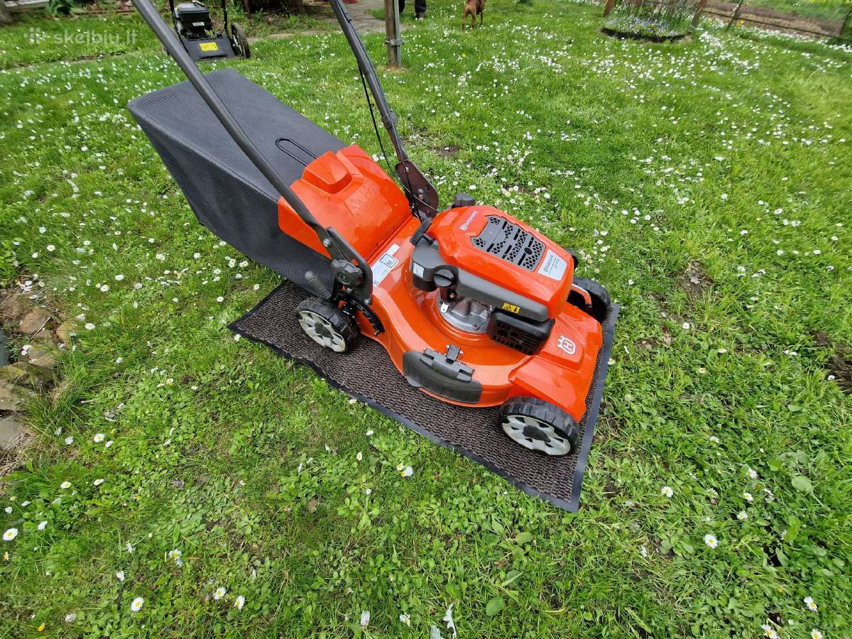 Savaeigė vejapjovė Husqvarna