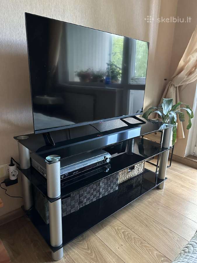 Dovanoju TV staliuką.