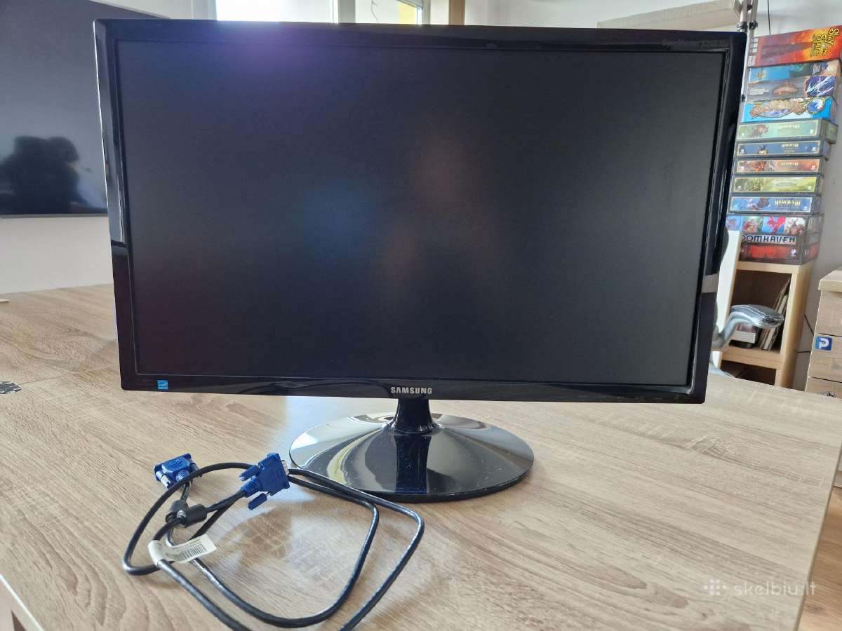 Nemokamai atiduodu seną monitorių