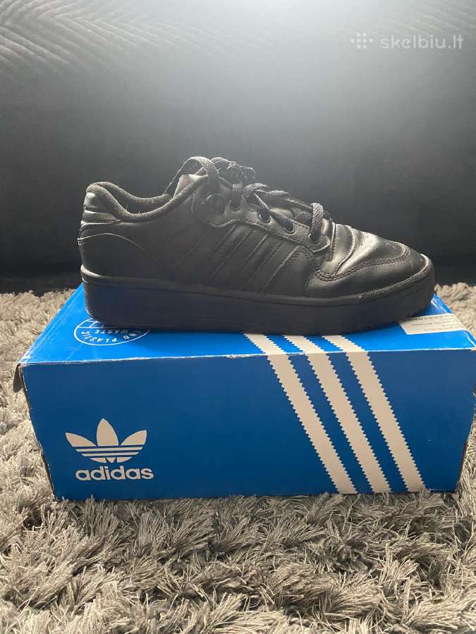 Parduodu adidas