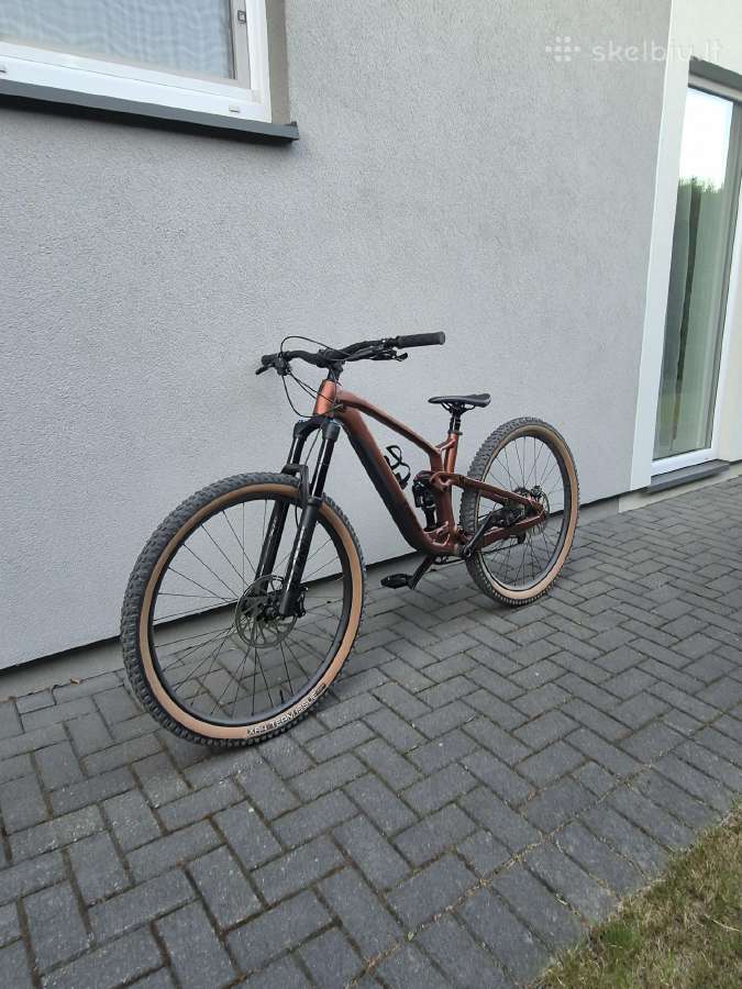 Trek kalnų dviratis fuel ex 8 gen 5 2025m.