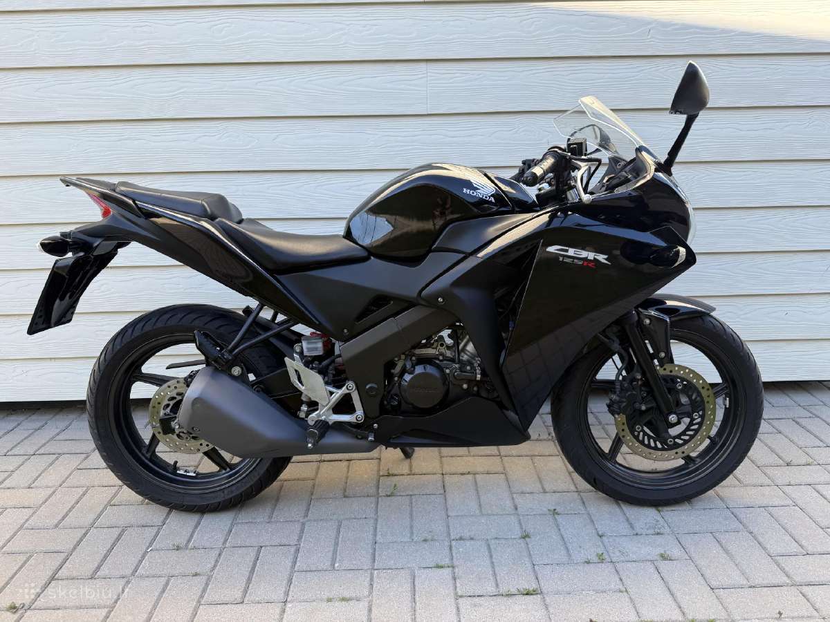 2011m. Honda cbr125r