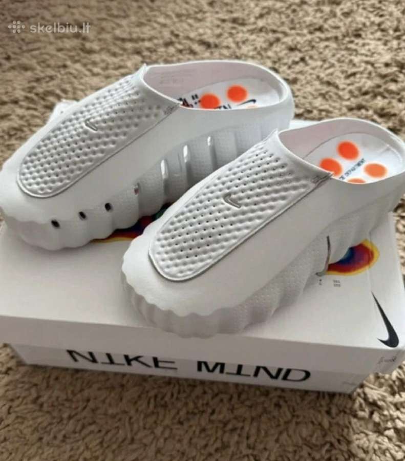 Nike Mind 001