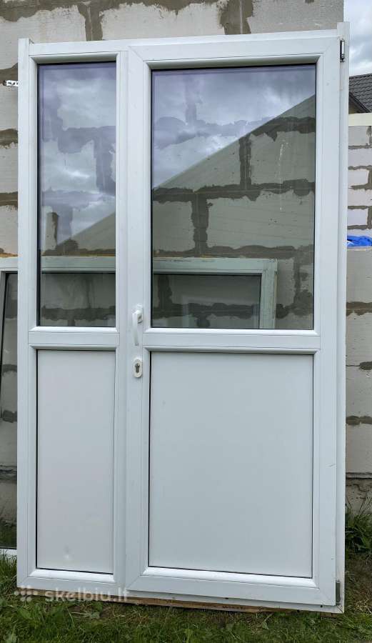 Plastikinės lauko durys