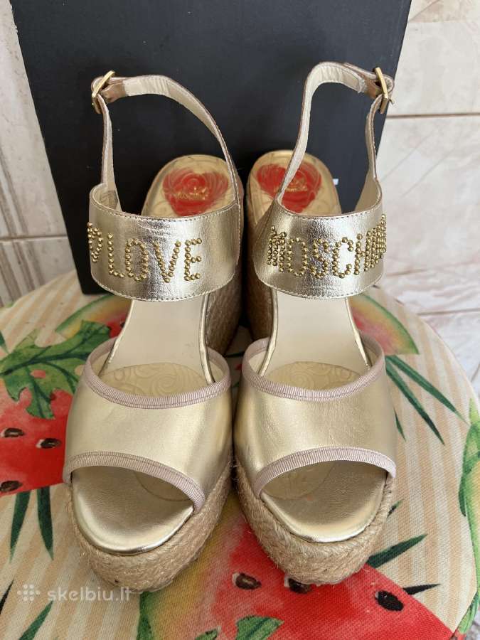 Love Moschino
