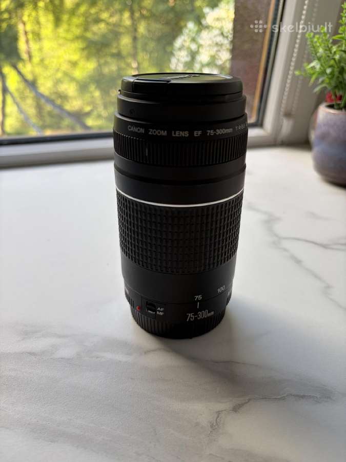Canon Ef 75–300mm f/4–5.6 objektyvas