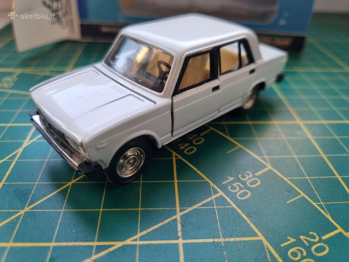 Ussr 1/43 Lada 2105 A39