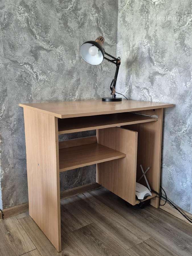 Dovanoju staliuką