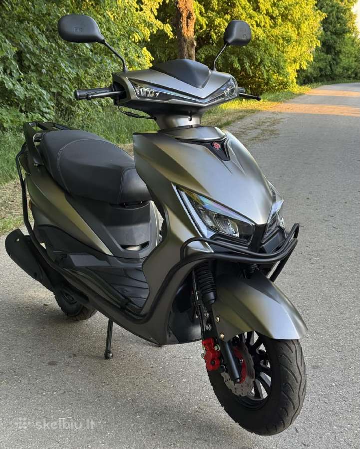 Yamaha gryphus cygnus 49kub 3kw motoroleris am/b