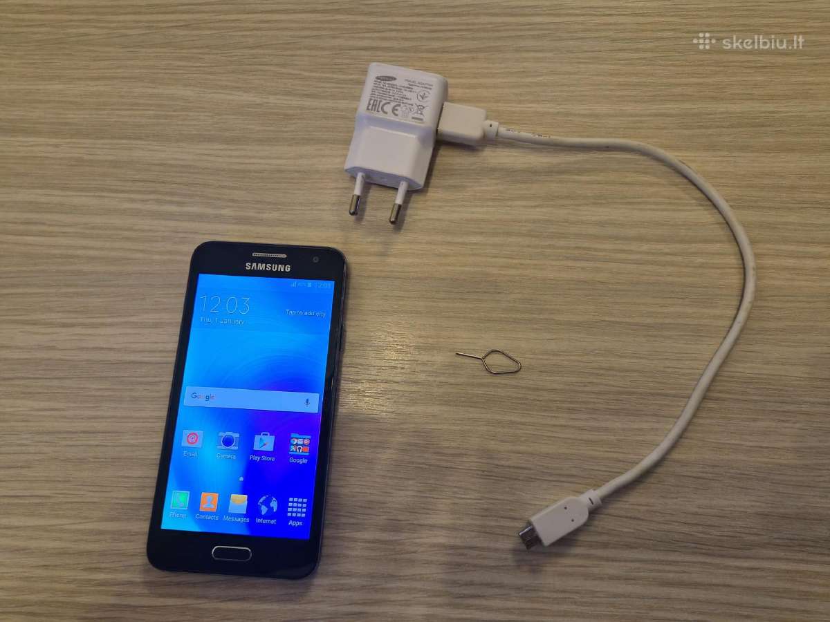 Samsung A3 telefonas