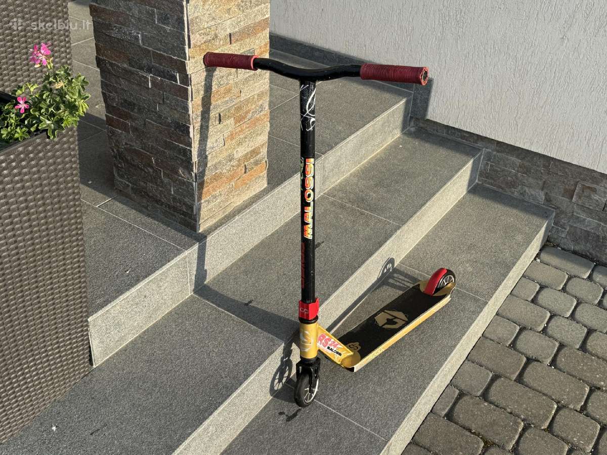 Triukinis paspirtukas Crisp Blaster
