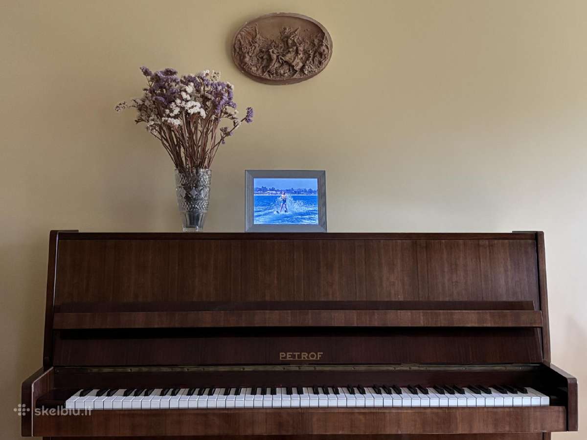 Petrof pianinas
