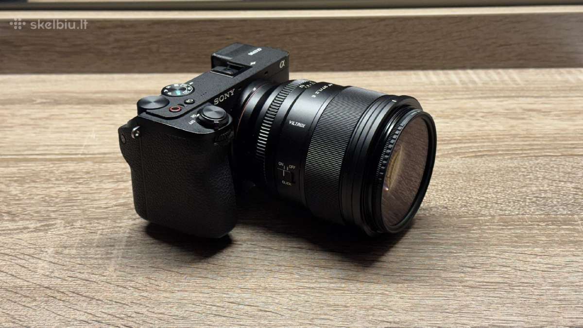 Sony A6700 + 27mm F1.2