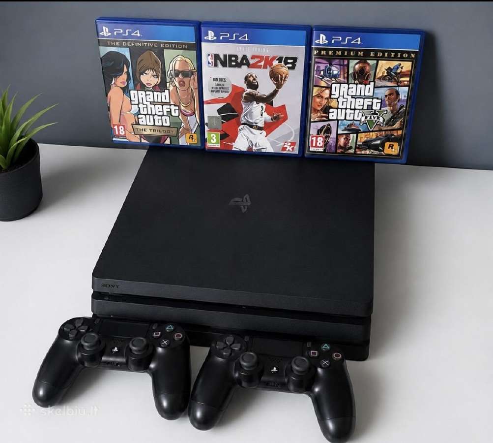 Playstation 4 Pro.